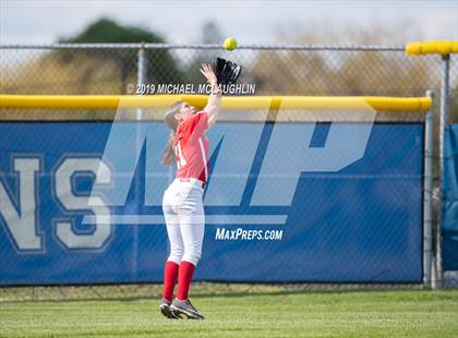 Thumbnail 3 in Island Trees vs Division (NYSPHSAA Sec 8 Class A First Round) photogallery.
