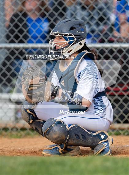 Thumbnail 1 in Island Trees vs Division (NYSPHSAA Sec 8 Class A First Round) photogallery.