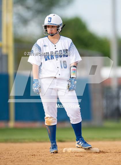 Thumbnail 2 in Island Trees vs Division (NYSPHSAA Sec 8 Class A First Round) photogallery.