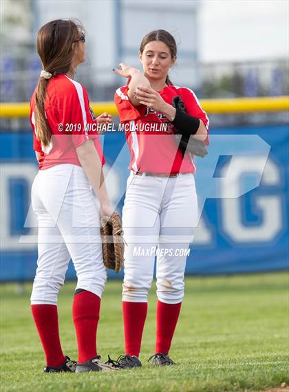 Thumbnail 2 in Island Trees vs Division (NYSPHSAA Sec 8 Class A First Round) photogallery.