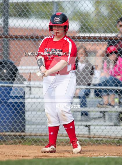 Thumbnail 2 in Island Trees vs Division (NYSPHSAA Sec 8 Class A First Round) photogallery.