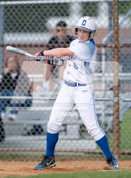 Thumbnail 3 in Island Trees vs Division (NYSPHSAA Sec 8 Class A First Round) photogallery.