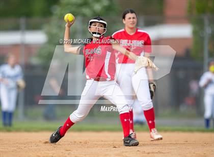 Thumbnail 1 in Island Trees vs Division (NYSPHSAA Sec 8 Class A First Round) photogallery.