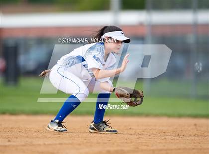 Thumbnail 1 in Island Trees vs Division (NYSPHSAA Sec 8 Class A First Round) photogallery.
