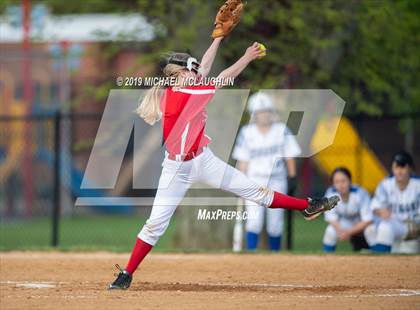 Thumbnail 1 in Island Trees vs Division (NYSPHSAA Sec 8 Class A First Round) photogallery.