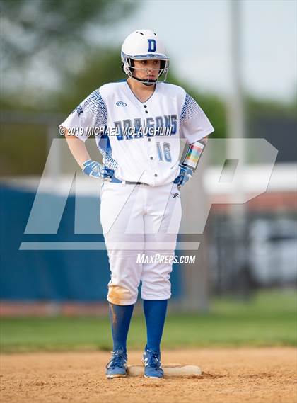 Thumbnail 3 in Island Trees vs Division (NYSPHSAA Sec 8 Class A First Round) photogallery.