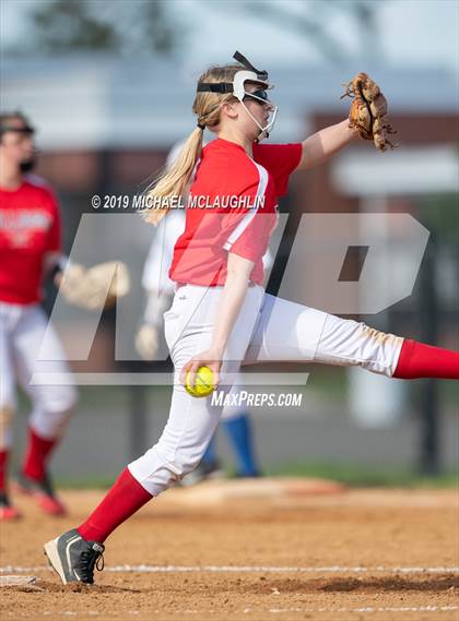 Thumbnail 2 in Island Trees vs Division (NYSPHSAA Sec 8 Class A First Round) photogallery.