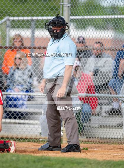 Thumbnail 3 in Island Trees vs Division (NYSPHSAA Sec 8 Class A First Round) photogallery.