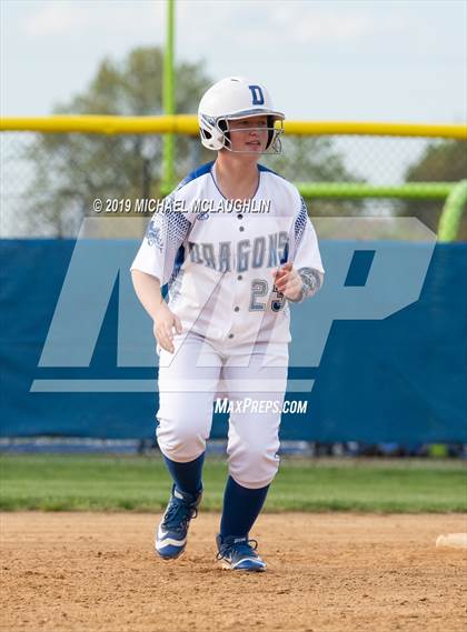Thumbnail 3 in Island Trees vs Division (NYSPHSAA Sec 8 Class A First Round) photogallery.