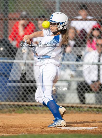 Thumbnail 1 in Island Trees vs Division (NYSPHSAA Sec 8 Class A First Round) photogallery.