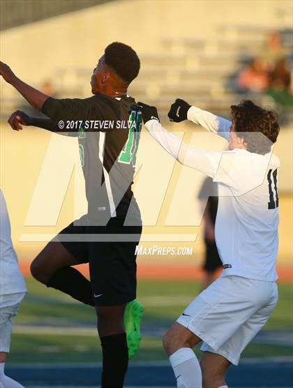 Thumbnail 1 in Coronado vs. Oceanside (CIF SDS Open Division Semifinal) photogallery.