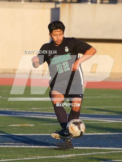 Thumbnail 2 in Coronado vs. Oceanside (CIF SDS Open Division Semifinal) photogallery.