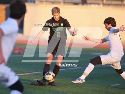 Thumbnail 2 in Coronado vs. Oceanside (CIF SDS Open Division Semifinal) photogallery.