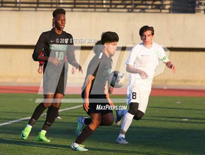 Thumbnail 2 in Coronado vs. Oceanside (CIF SDS Open Division Semifinal) photogallery.