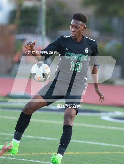 Thumbnail 2 in Coronado vs. Oceanside (CIF SDS Open Division Semifinal) photogallery.