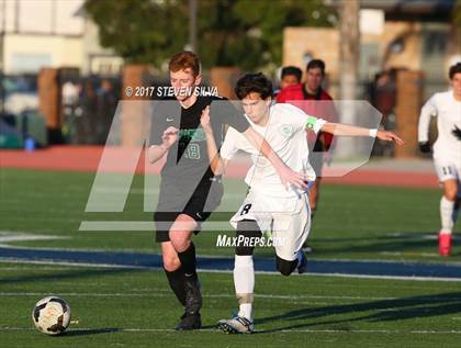 Thumbnail 2 in Coronado vs. Oceanside (CIF SDS Open Division Semifinal) photogallery.