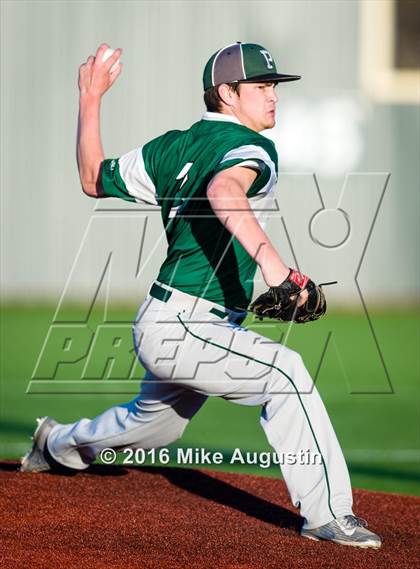 Thumbnail 1 in Wakeland [Justin] photogallery.