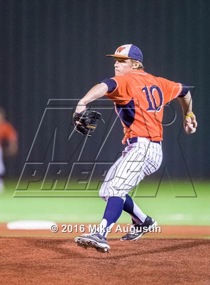 Thumbnail 1 in Wakeland [Justin] photogallery.