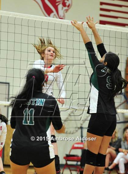 Thumbnail 2 in Austin @ Tomball (UIL 5A Bi-District Playoff) photogallery.