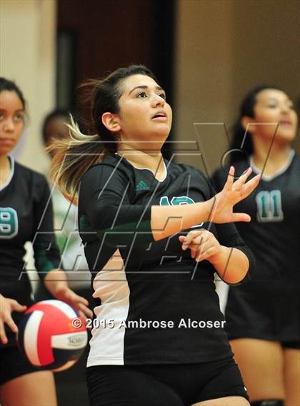 Thumbnail 2 in Austin @ Tomball (UIL 5A Bi-District Playoff) photogallery.