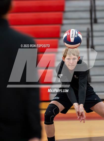 Thumbnail 2 in Westhampton Beach vs Eastport South Manor (Section XI Class A Final) photogallery.