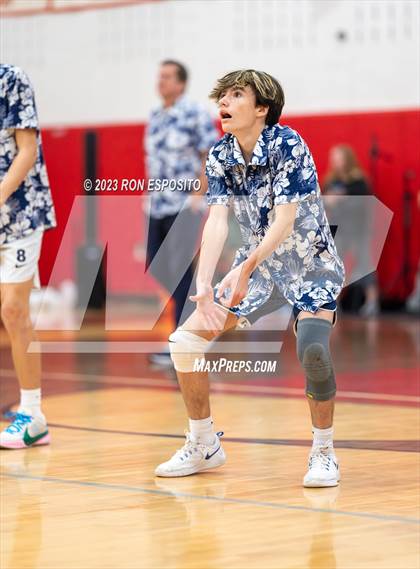 Thumbnail 3 in Westhampton Beach vs Eastport South Manor (Section XI Class A Final) photogallery.