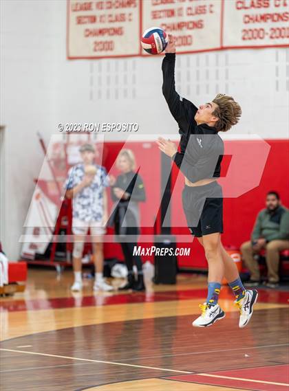 Thumbnail 3 in Westhampton Beach vs Eastport South Manor (Section XI Class A Final) photogallery.