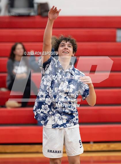Thumbnail 2 in Westhampton Beach vs Eastport South Manor (Section XI Class A Final) photogallery.