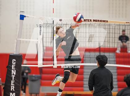 Thumbnail 3 in Westhampton Beach vs Eastport South Manor (Section XI Class A Final) photogallery.