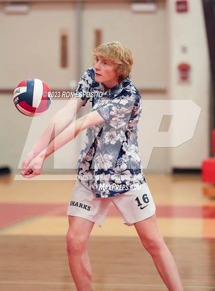 Thumbnail 3 in Westhampton Beach vs Eastport South Manor (Section XI Class A Final) photogallery.