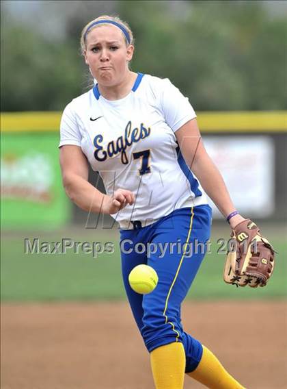 Thumbnail 1 in Canyon vs Sandburg (Faster To First Classic) photogallery.