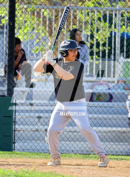 Thumbnail 3 in Firebaugh vs. Lynwood photogallery.