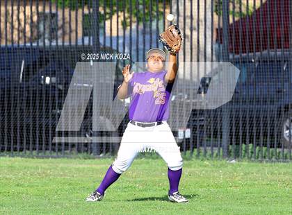 Thumbnail 3 in Firebaugh vs. Lynwood photogallery.