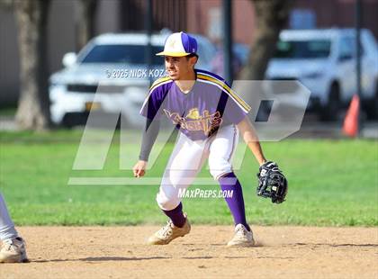Thumbnail 2 in Firebaugh vs. Lynwood photogallery.