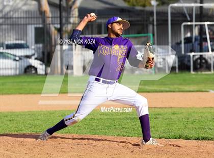 Thumbnail 2 in Firebaugh vs. Lynwood photogallery.