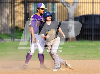 Thumbnail 3 in Firebaugh vs. Lynwood photogallery.
