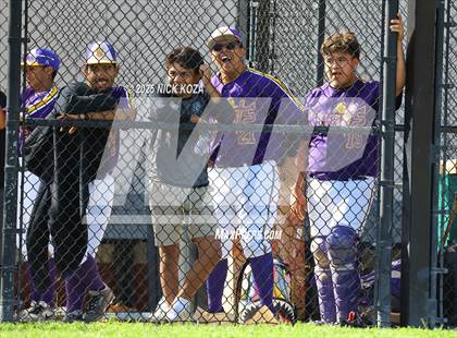 Thumbnail 2 in Firebaugh vs. Lynwood photogallery.