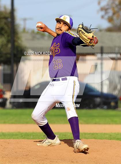 Thumbnail 3 in Firebaugh vs. Lynwood photogallery.