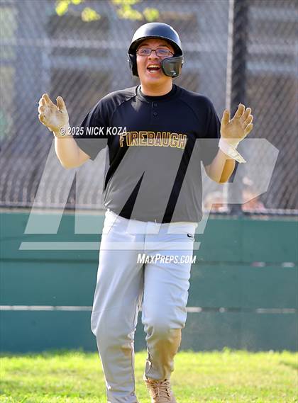 Thumbnail 3 in Firebaugh vs. Lynwood photogallery.