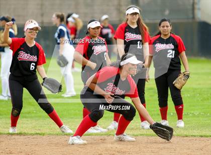 Thumbnail 2 in Crescenta Valley @ Glendale photogallery.