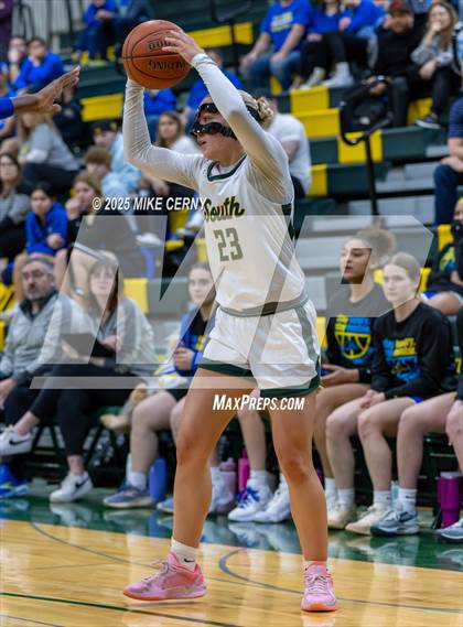 Thumbnail 3 in Olathe South @ Shawnee Mission South photogallery.