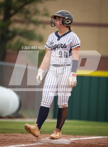 Thumbnail 3 in Bartlett @ Arlington (4A District 15 1st Round) photogallery.