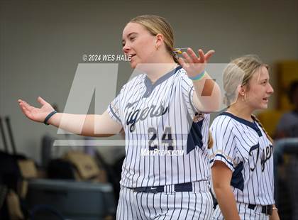 Thumbnail 3 in Bartlett @ Arlington (4A District 15 1st Round) photogallery.