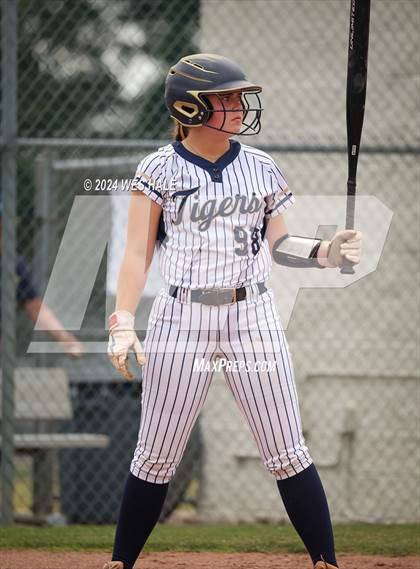 Thumbnail 3 in Bartlett @ Arlington (4A District 15 1st Round) photogallery.