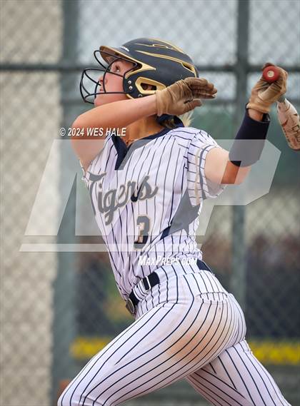 Thumbnail 3 in Bartlett @ Arlington (4A District 15 1st Round) photogallery.