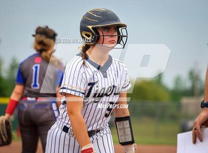 Thumbnail 3 in Bartlett @ Arlington (4A District 15 1st Round) photogallery.