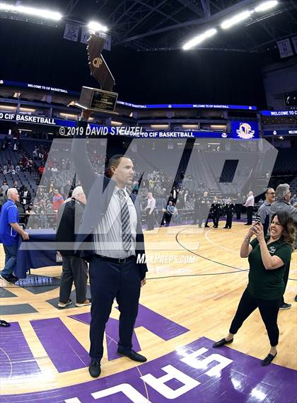 Thumbnail 2 in Chino Hills vs. James Logan (CIF State D1 Final) photogallery.