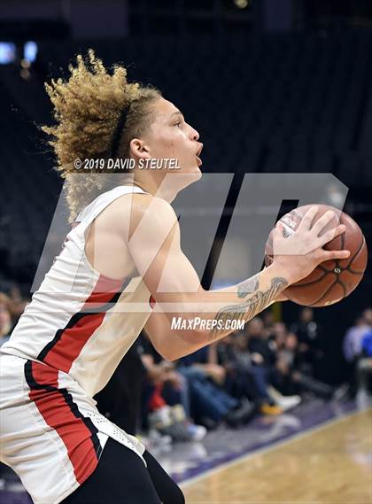 Thumbnail 1 in Chino Hills vs. James Logan (CIF State D1 Final) photogallery.