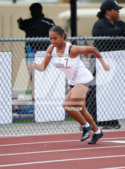 Thumbnail 3 in Devon Allen Invitational photogallery.
