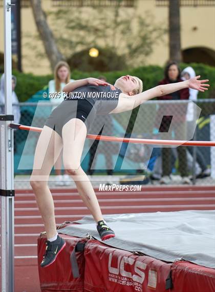 Thumbnail 3 in Devon Allen Invitational photogallery.